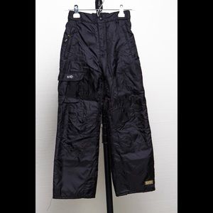 Boy’s Black Snow Pants-Exposure Control